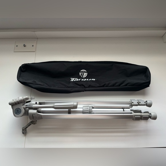 NWT Targus Compact Pro Tripod Camera SLR with Case - Picture 1 of 8